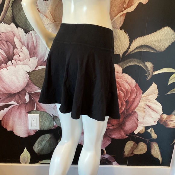 Garage Black Flowy Skirt - Picture 3 of 3